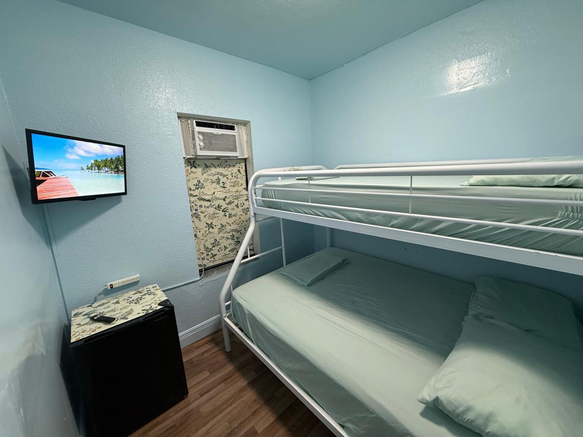 Oqp Vacations Hostel Miami Exterior photo