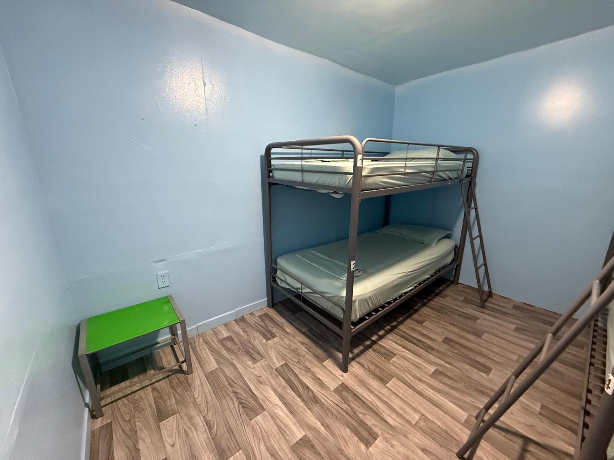 Oqp Vacations Hostel Miami Exterior photo