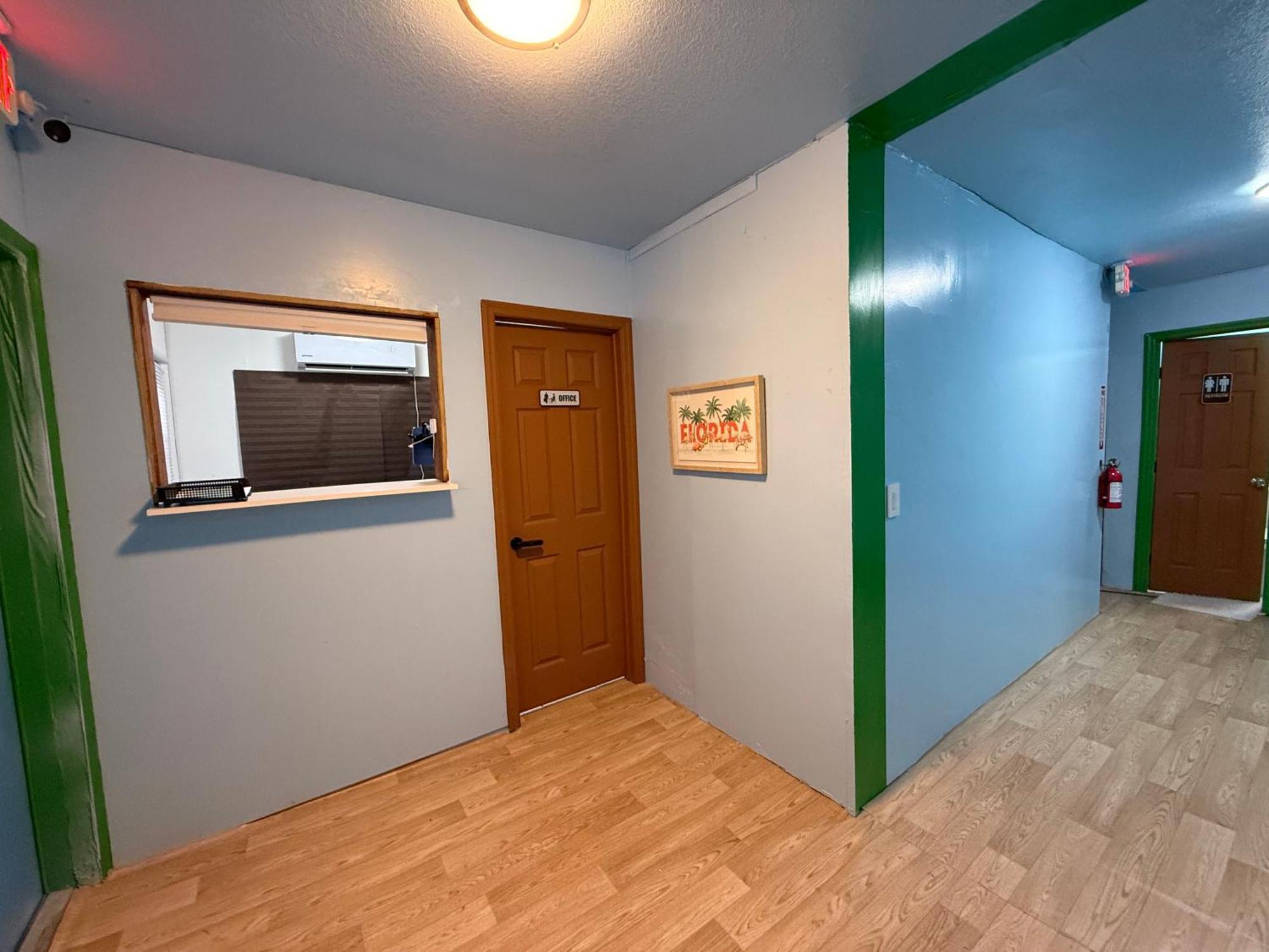 Oqp Vacations Hostel Miami Exterior photo