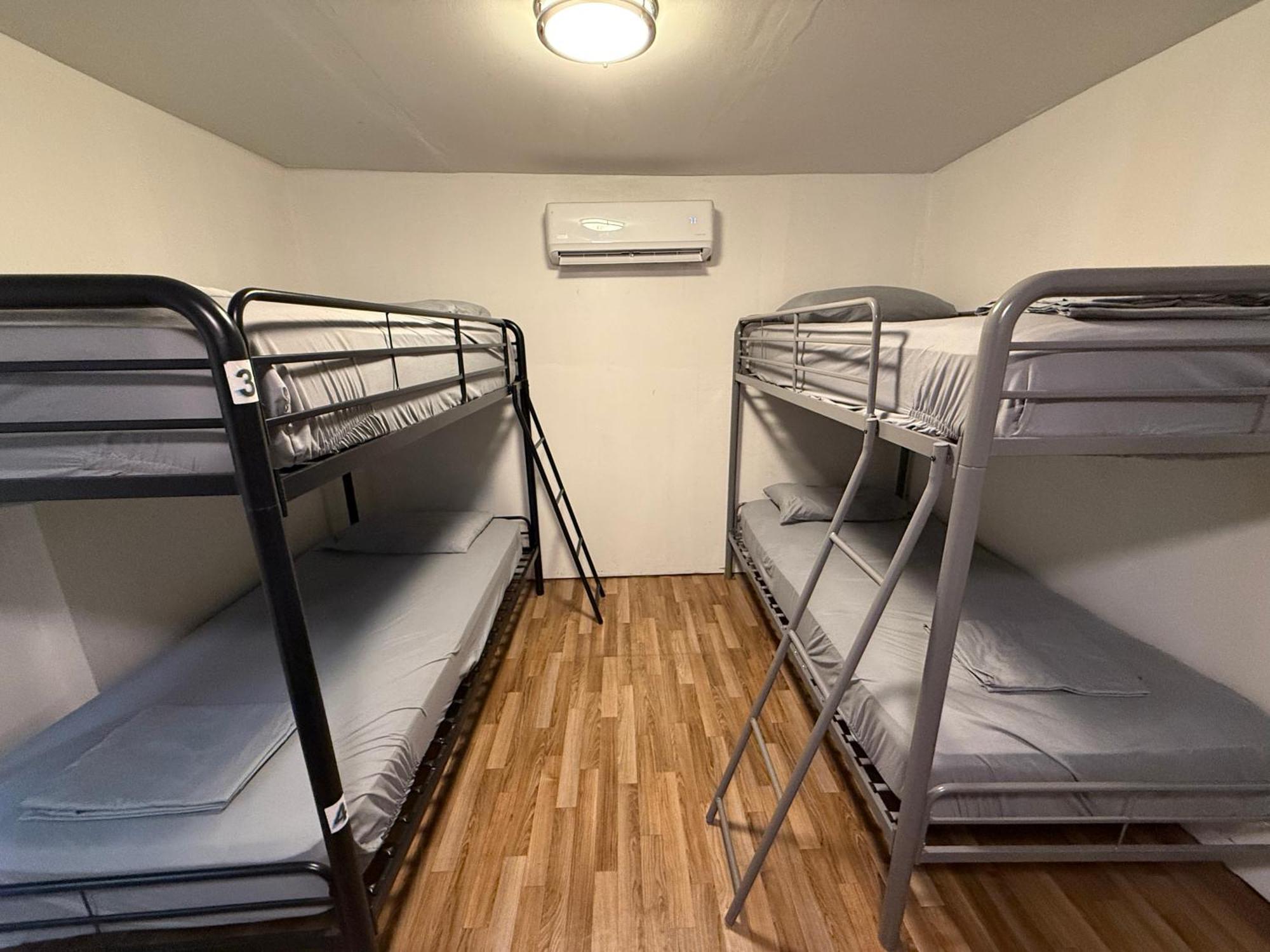 Oqp Vacations Hostel Miami Exterior photo